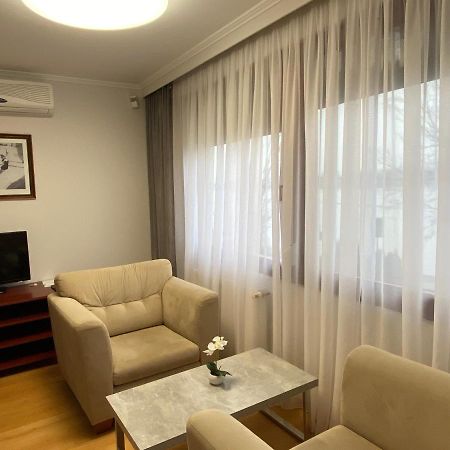 Part Cafe Residence 多瑙凯西 外观 照片