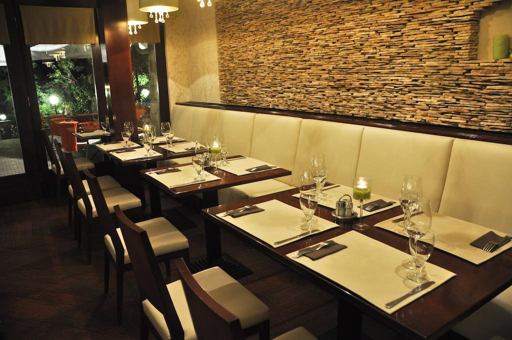 Part Cafe Residence 多瑙凯西 外观 照片